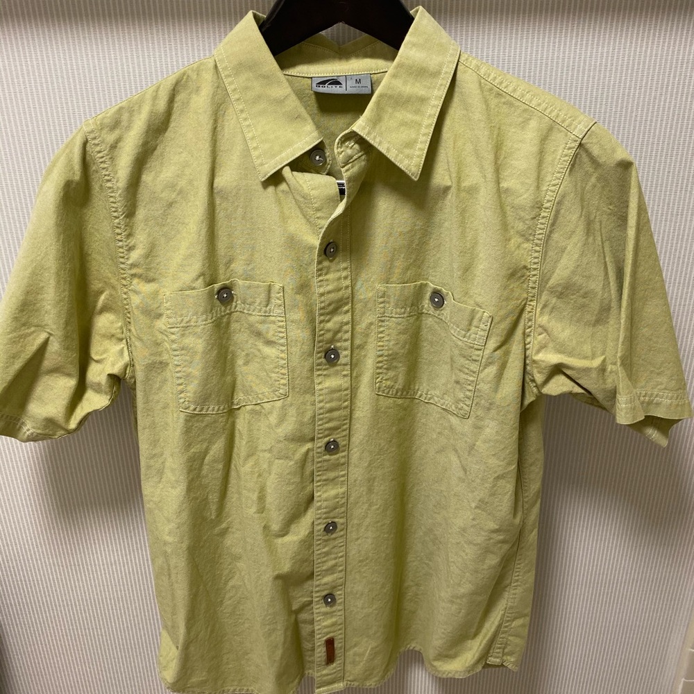 GoLite Button‎ Up Shirt - Size M